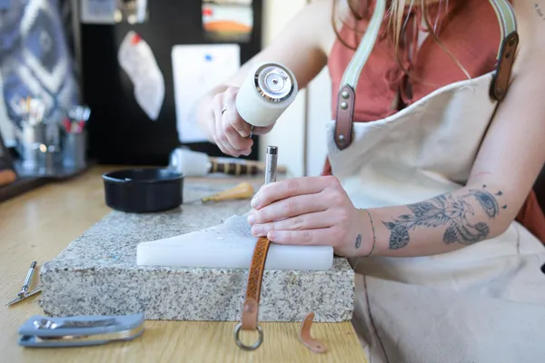 Réalisez votre bracelet en cuir avec Nicolas - Image n°4 - Wecandoo