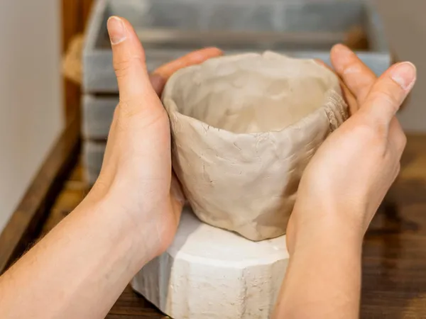 Initiez-vous au modelage et au tour sur une journée avec Lauriane - Image n°4 - Wecandoo