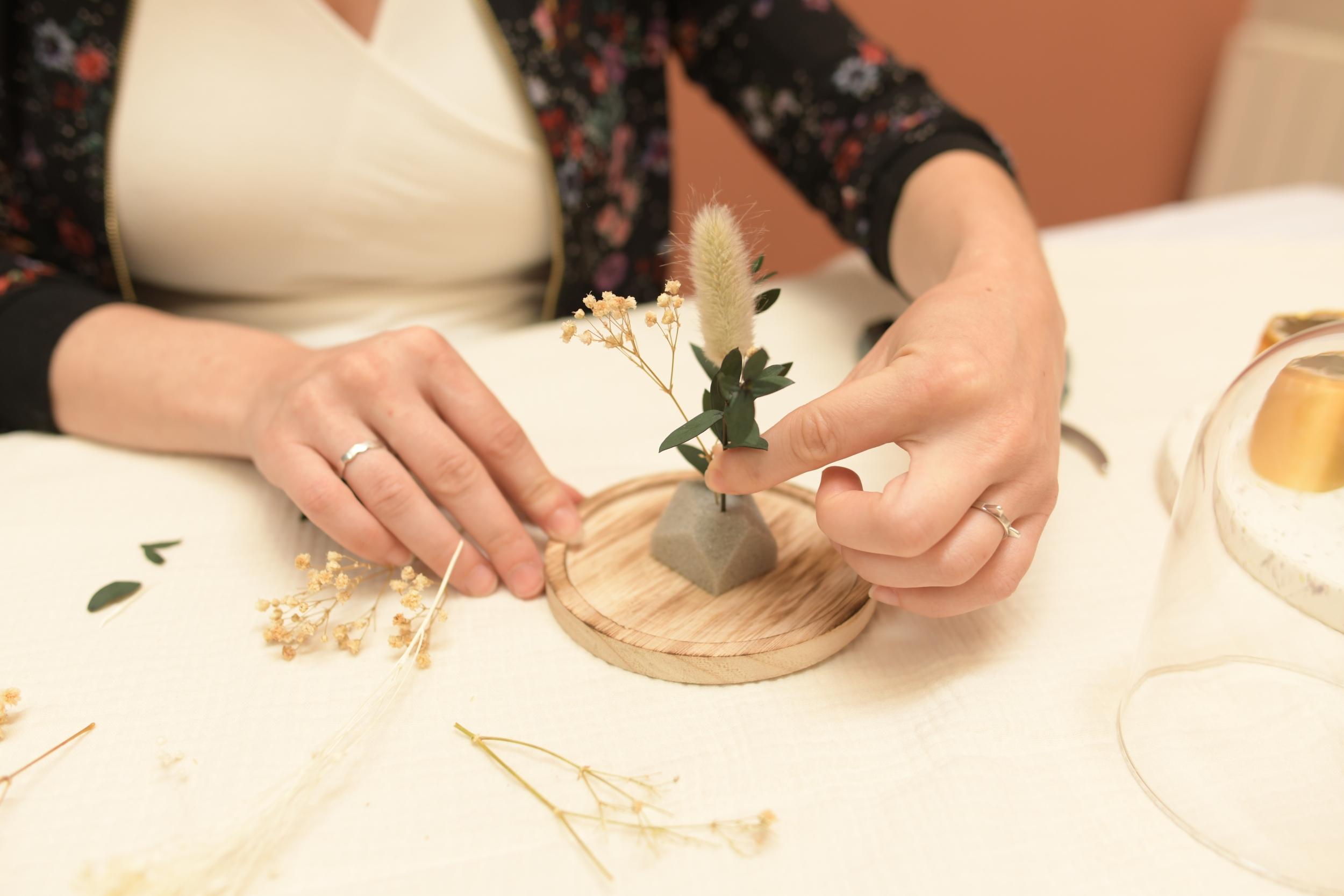 Wecandoo - Réalisez votre cloche de fleurs séchées - Image n°4