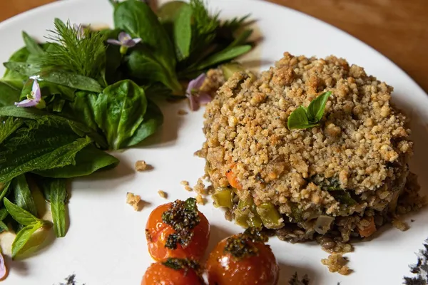 Préparez un repas autour des plantes sauvages avec Marc - Image n°3 - Wecandoo