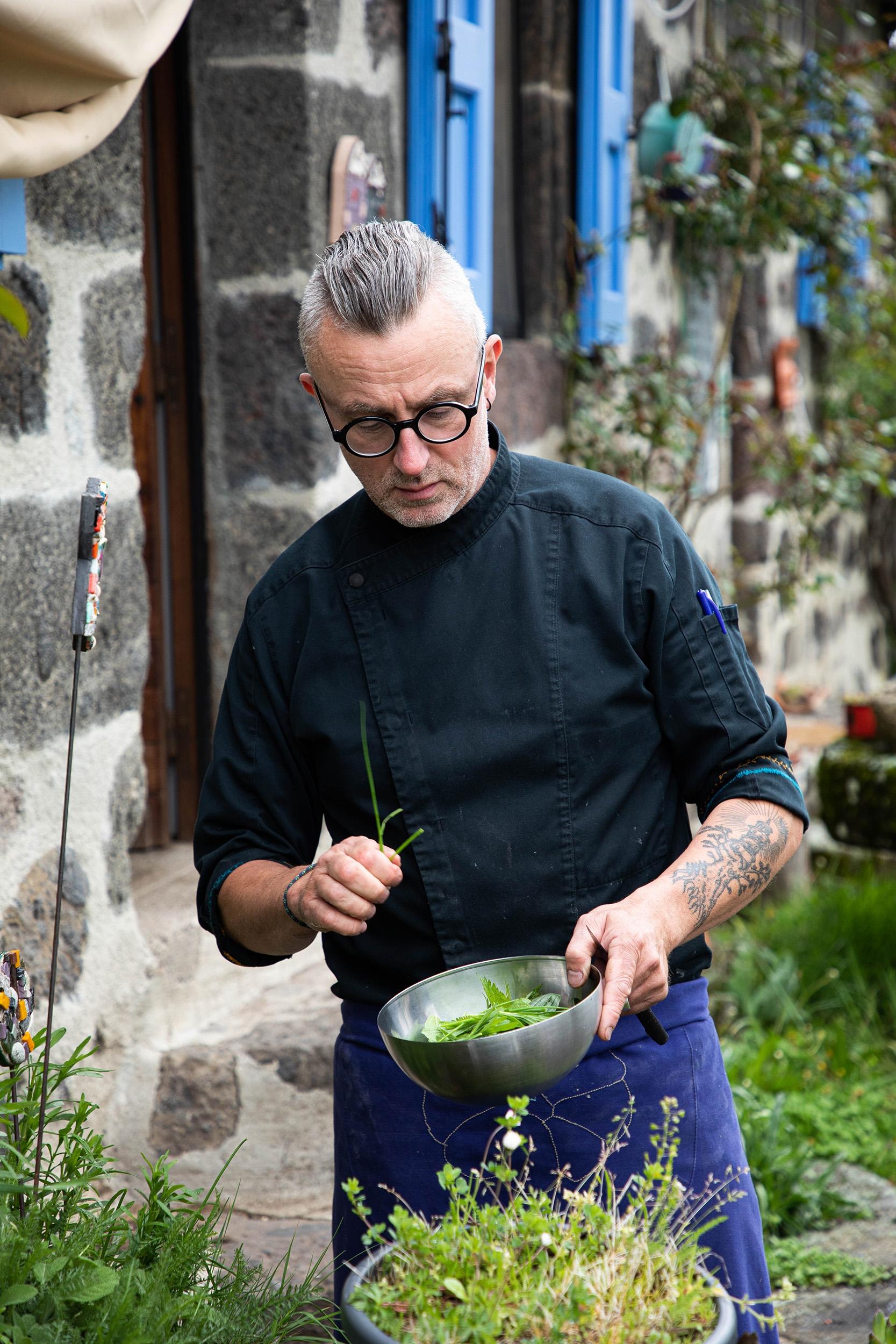 Wecandoo - Préparez un repas autour des plantes sauvages avec Marc - Image n°9
