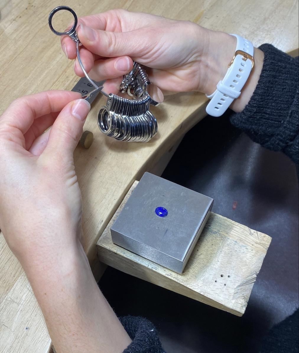 Wecandoo - Sertissez une pierre naturelle sur une bague en argent - Image n°8