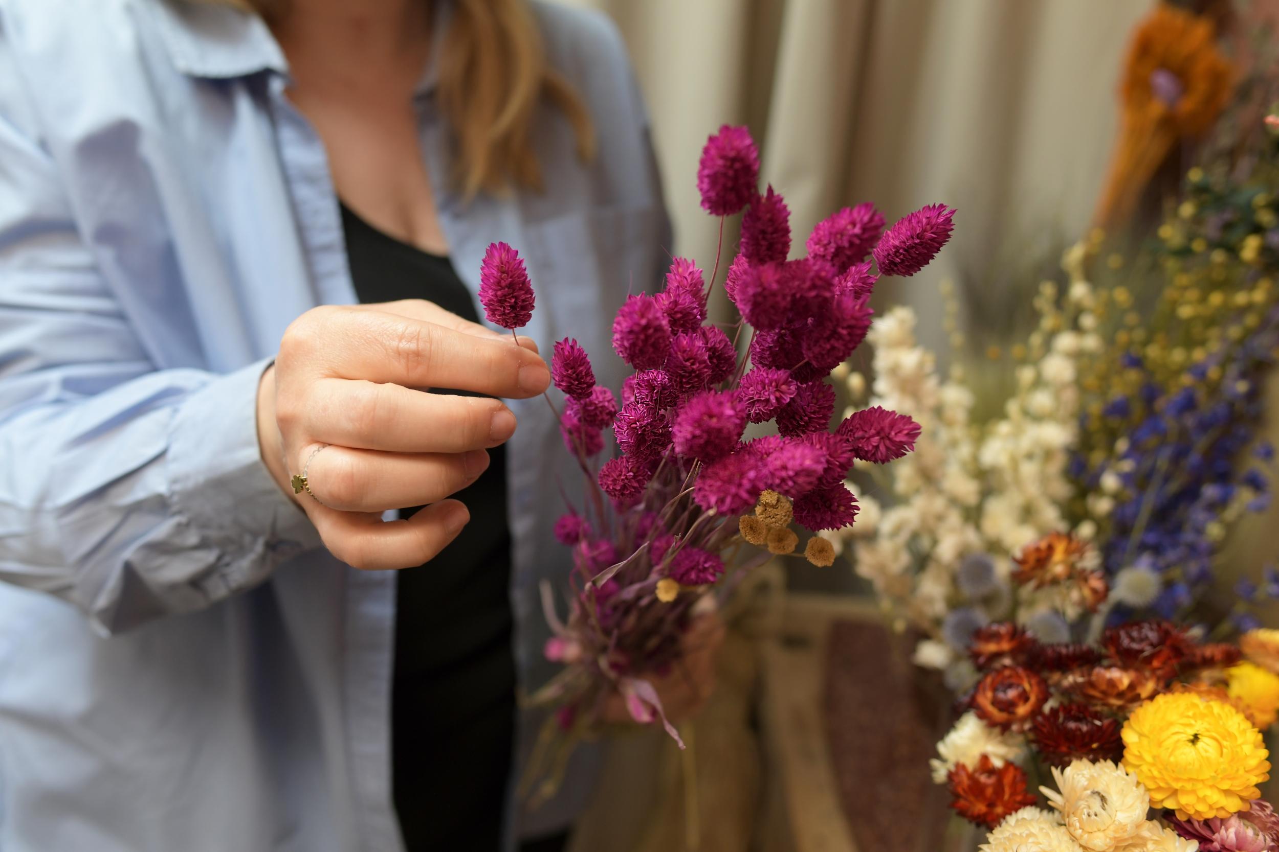 Wecandoo - Réalisez votre bouquet de fleurs séchées avec Shirley - Image n°2