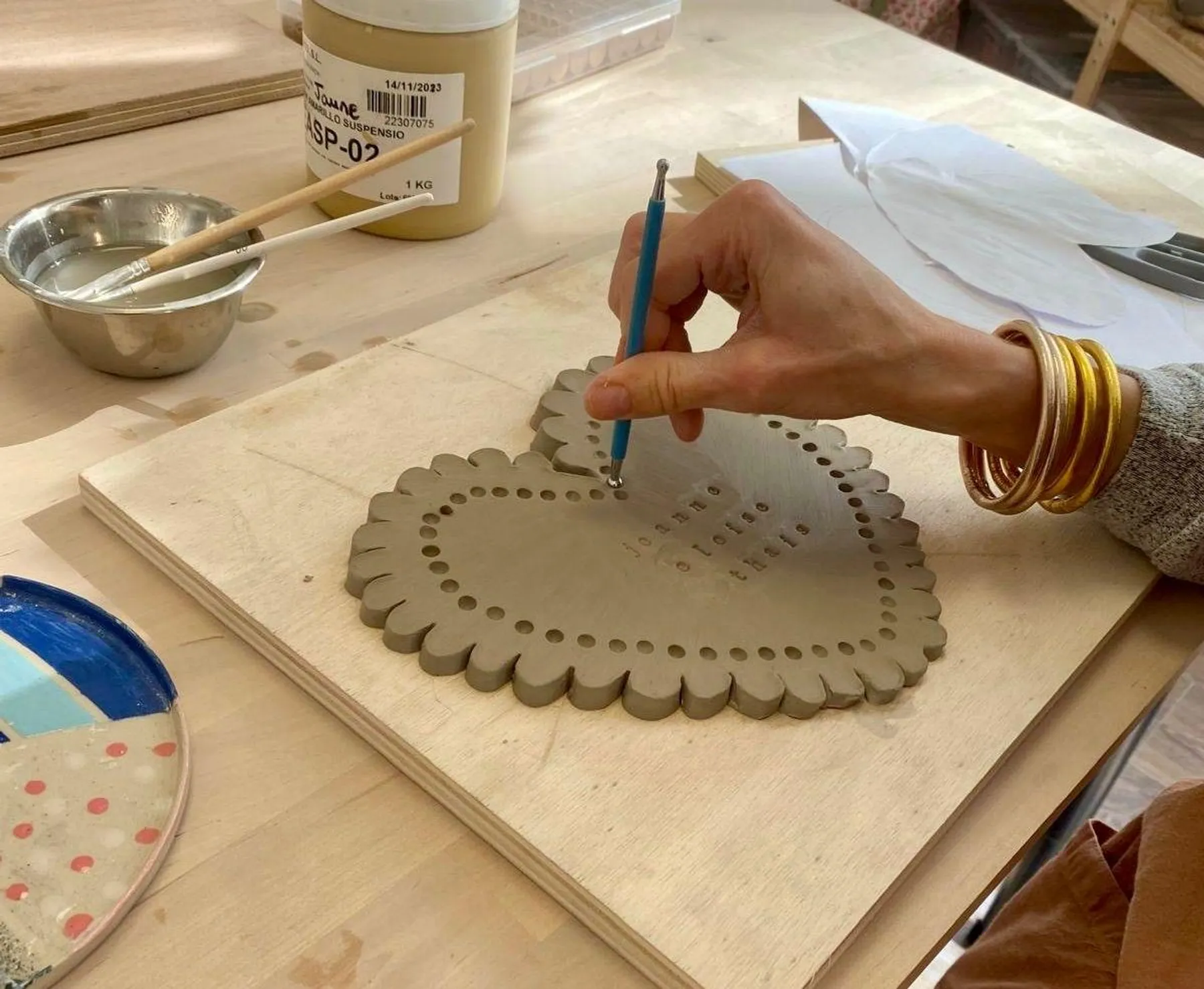 Initiez-vous au tour du potier et au modelage sur une journée - Image n°1 - Wecandoo