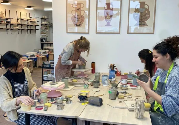 Initiez-vous au tour du potier et au modelage sur une journée - Image n°5 - Wecandoo