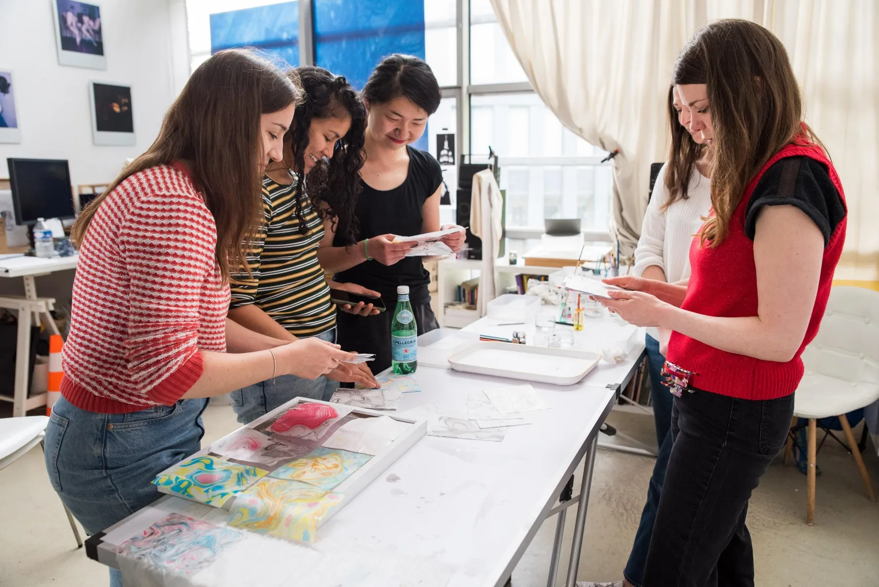 Réalisez votre papier marbré japonais avec Maud - Image n°4 - Wecandoo