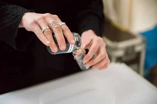 Réalisez votre papier marbré japonais avec Maud - Image n°3 - Wecandoo