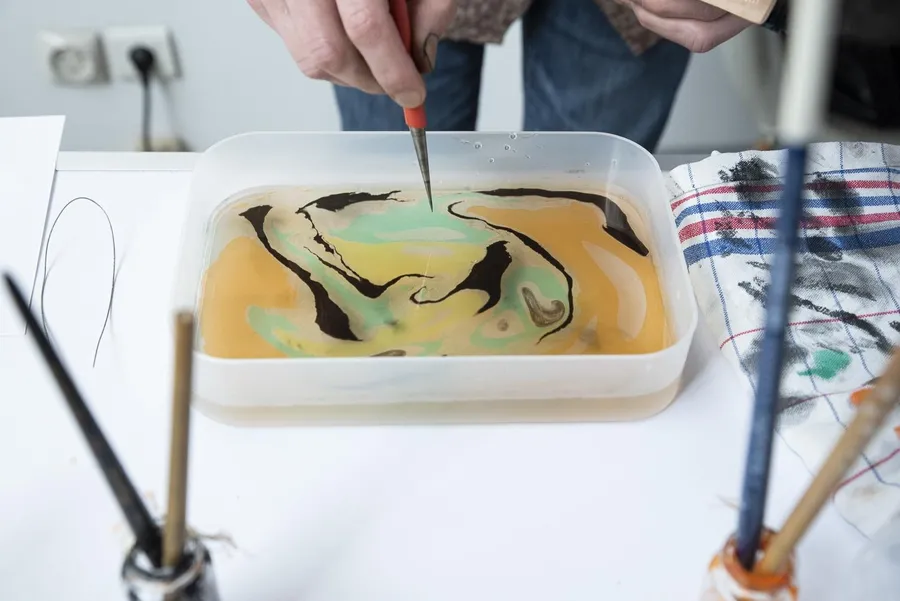 Réalisez votre papier marbré japonais avec Maud - Image n°1 - Wecandoo