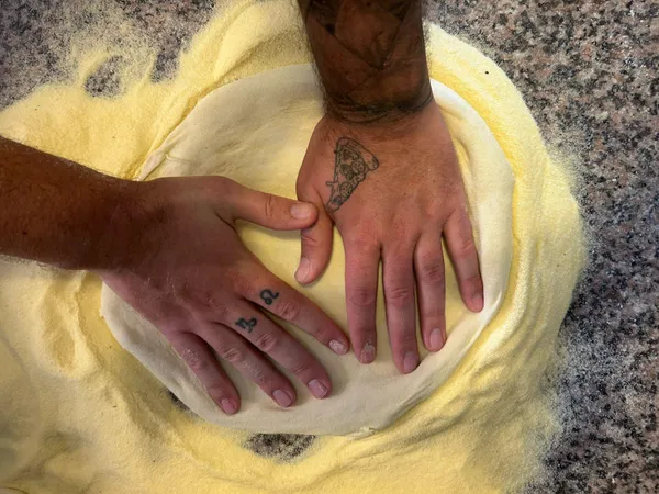 Initiez-vous à l’art de la pizza avec Jérémy - Image n°2 - Wecandoo