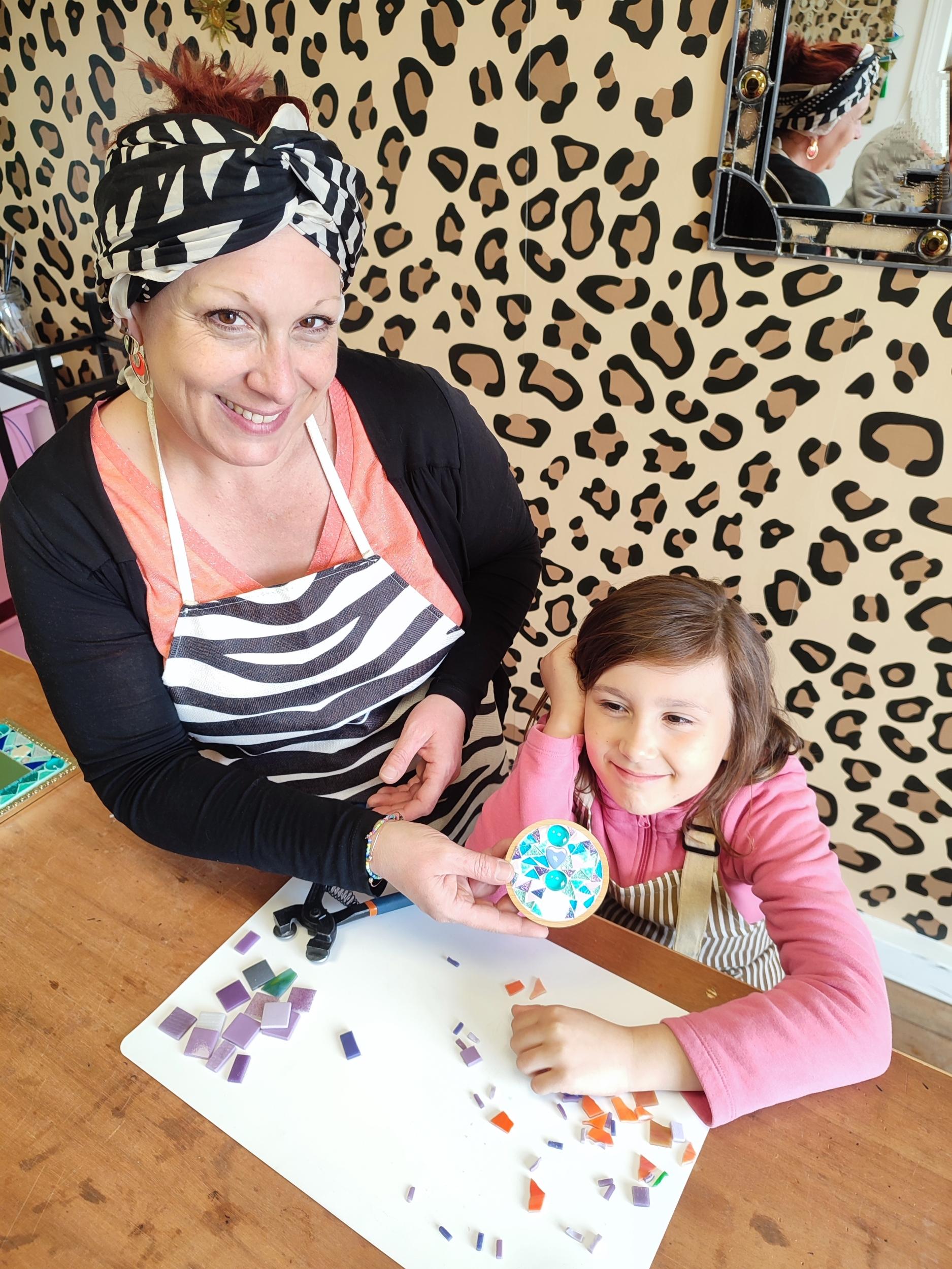 Wecandoo - Participez à un atelier mosaïque en duo avec votre enfant accompagnés par Amandine - Image n°7