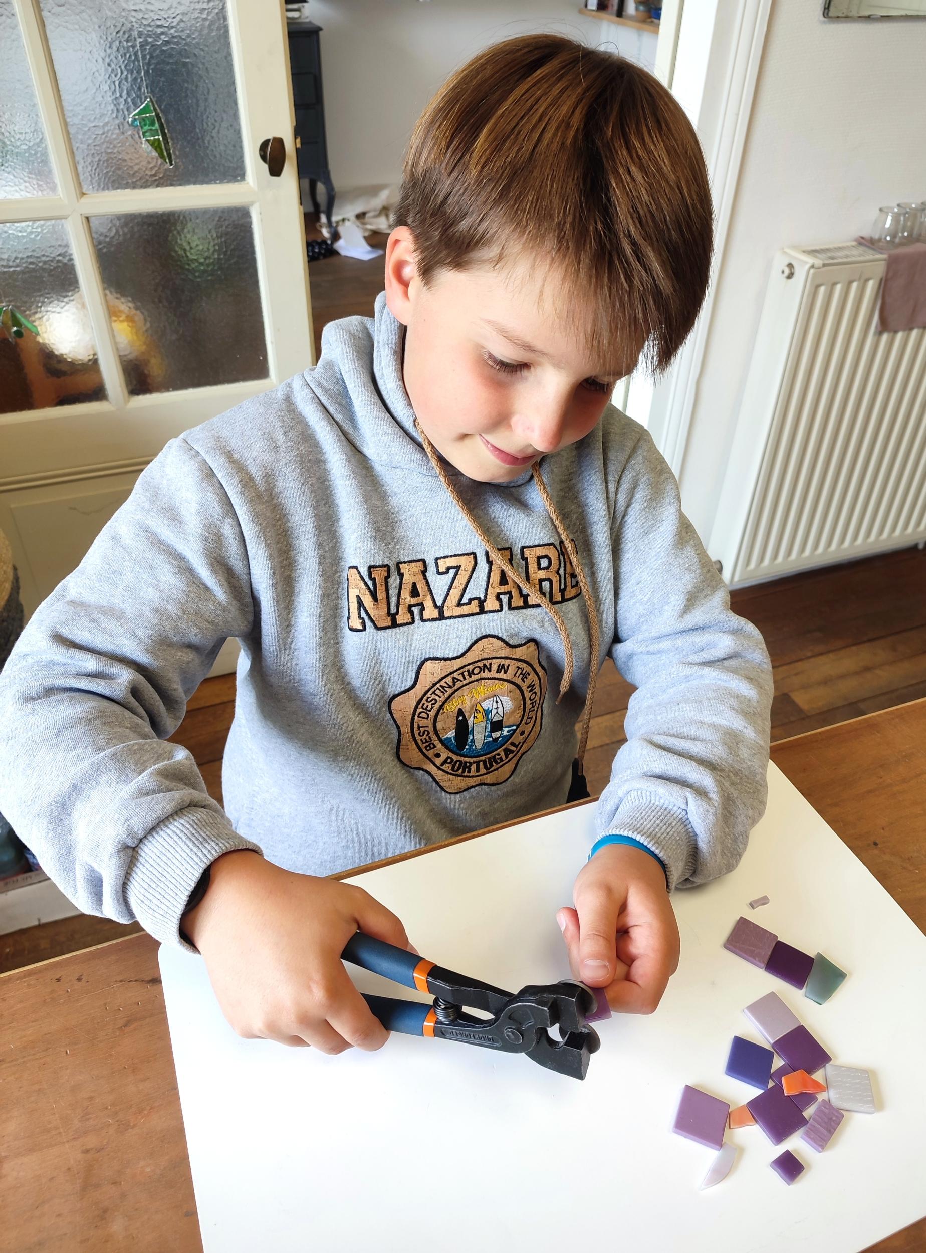 Wecandoo - Participez à un atelier mosaïque en duo avec votre enfant accompagnés par Amandine - Image n°3
