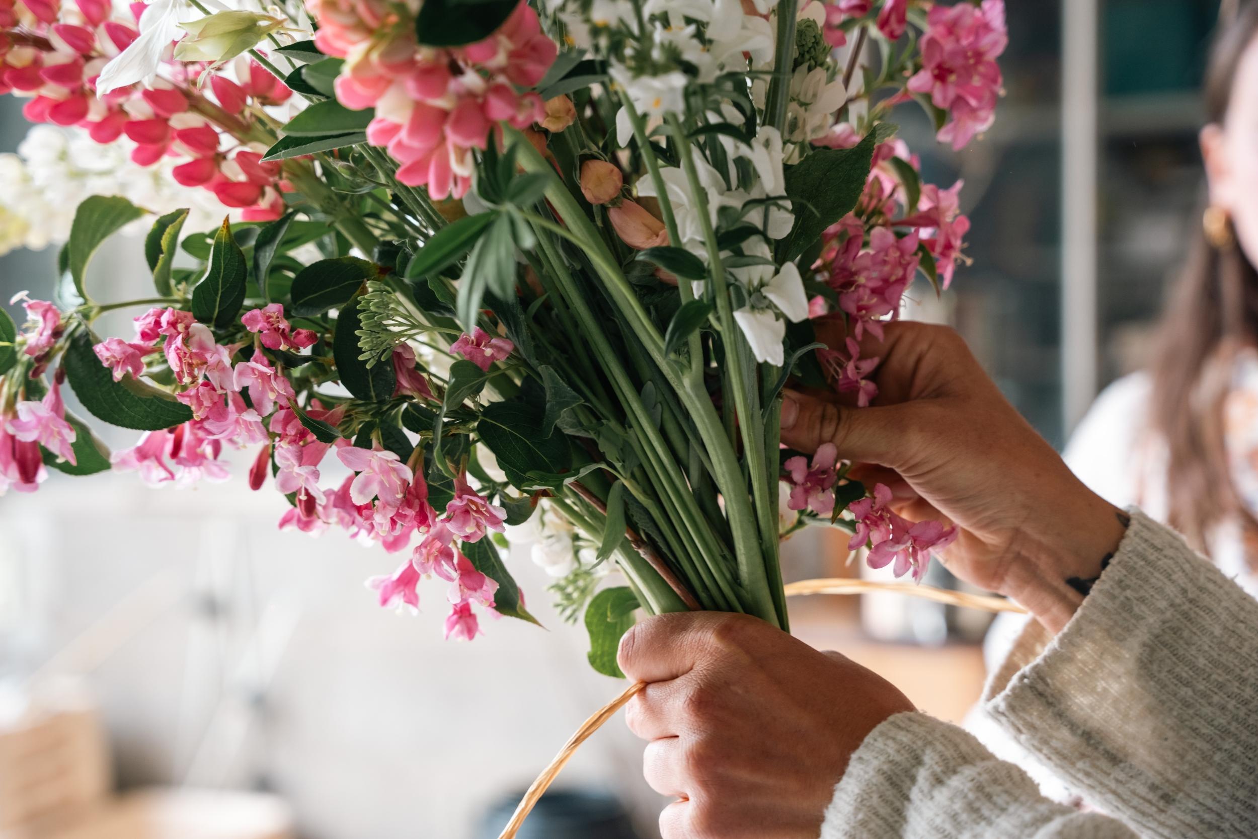 Wecandoo - Cueillez vos fleurs et réalisez votre bouquet unique avec Alice - Image n°4