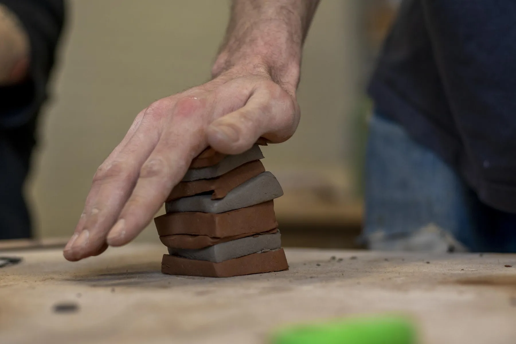 Initiez-vous à la technique de la terre-mêlée avec Sandra - Image n°2 - Wecandoo