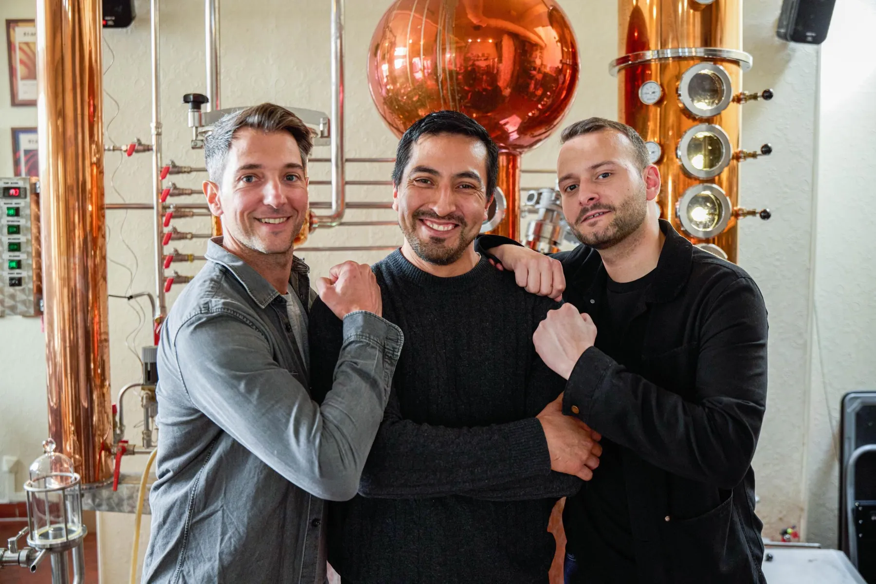 Créez votre propre gin en duo avec Aymeric, Francisco et Julien - Image n°3 - Wecandoo