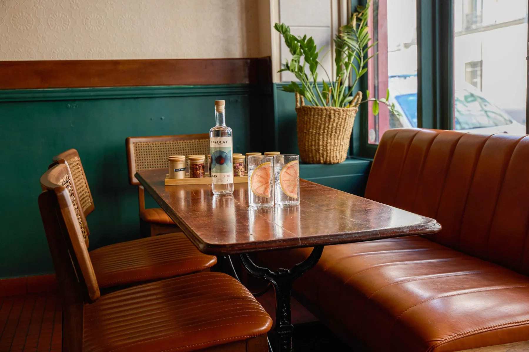 Créez votre propre gin en duo avec Aymeric, Francisco et Julien - Image n°5 - Wecandoo