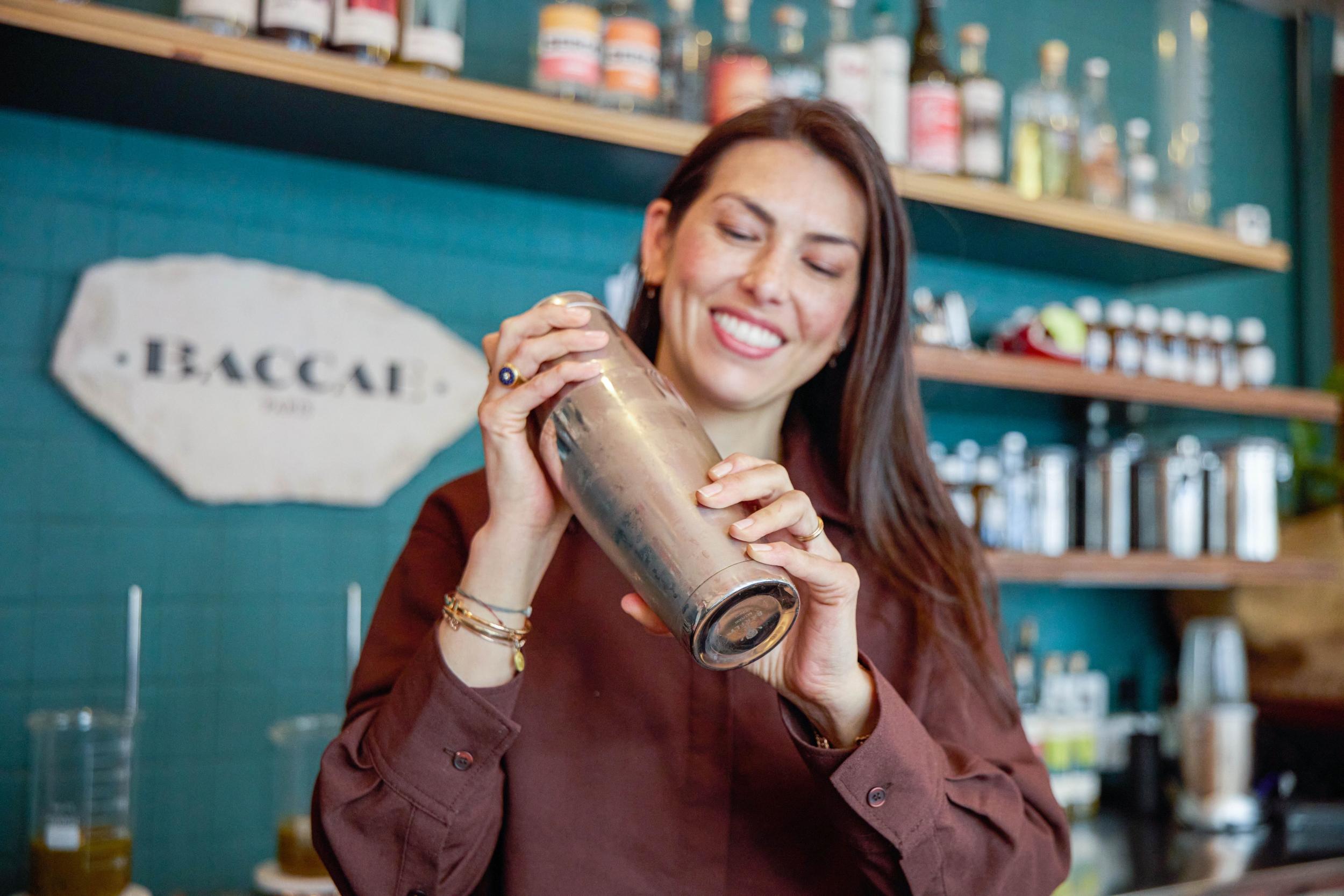 Wecandoo - Créez vos liqueurs et cocktails parisiens en duo avec Aymeric, Francisco et Julien - Image n°1
