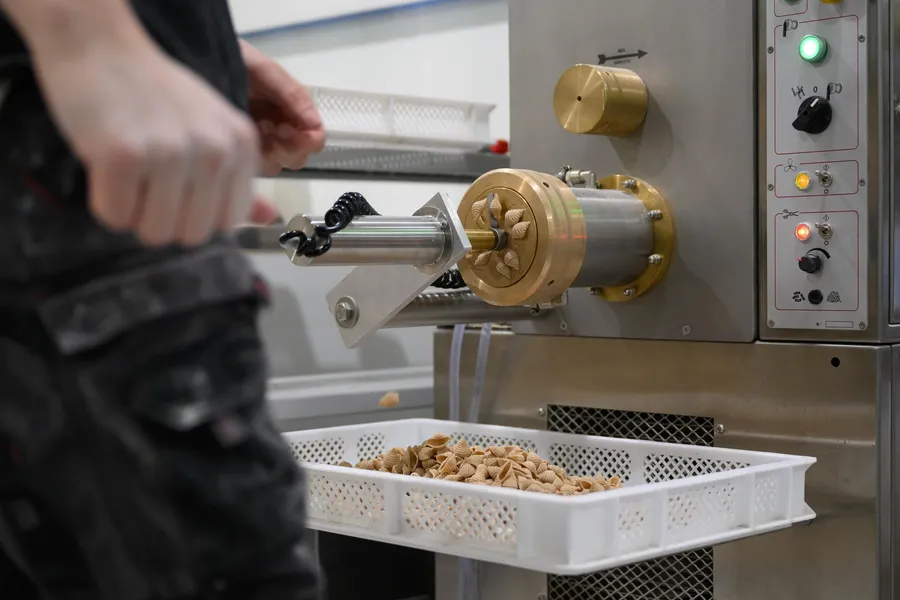 Découvrez le métier de meunier et réalisez vos pâtes artisanales au château d'Hazeville avec Thibault - Image n°1 - Wecandoo