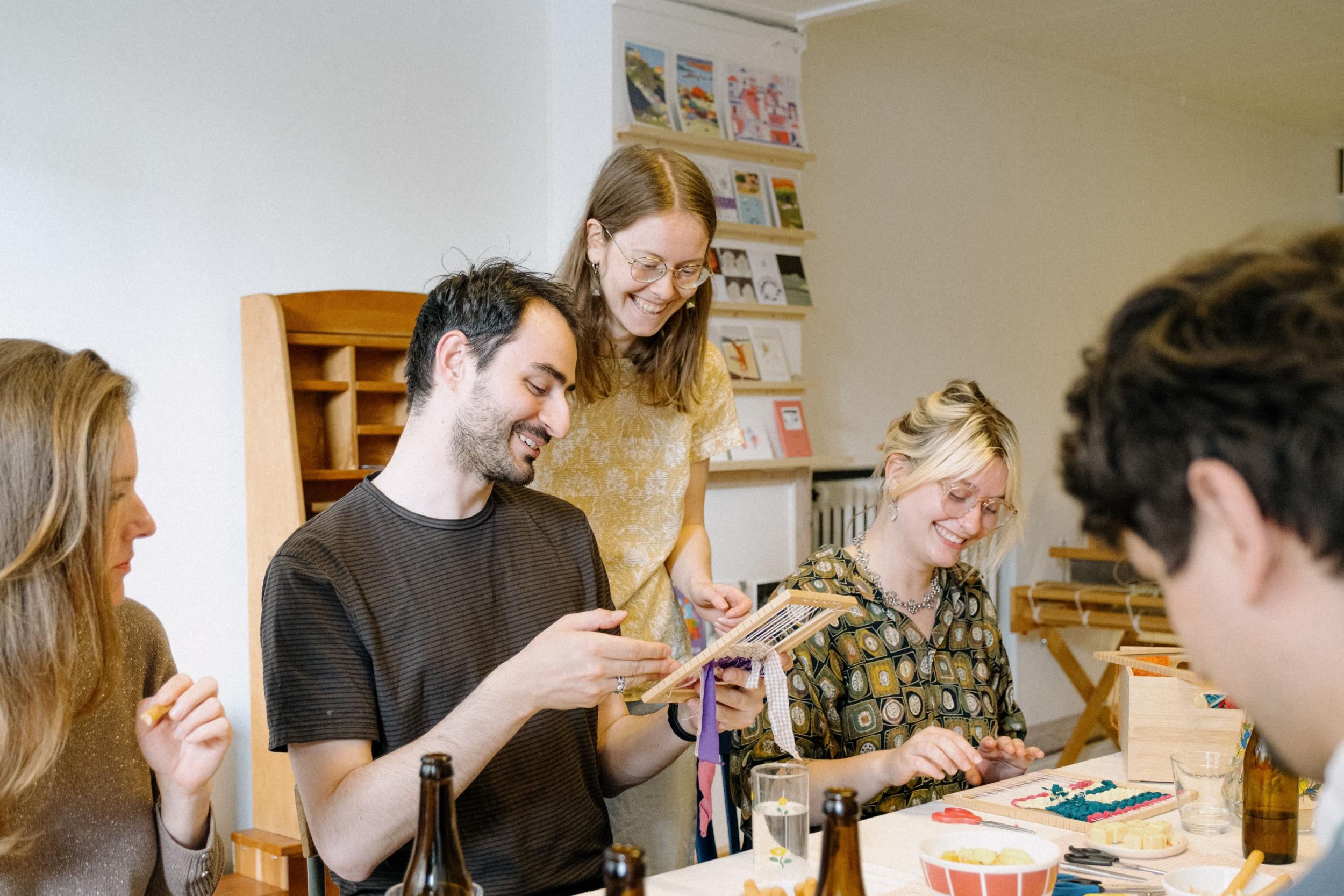 Tissez sur cadre autour d’un apéro avec Coline - Image n°8 - Wecandoo