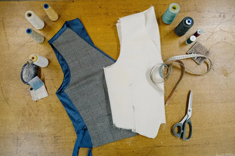 Créez votre gilet de costume pour homme sur une journée avec Giordano - Image n°1 - Wecandoo