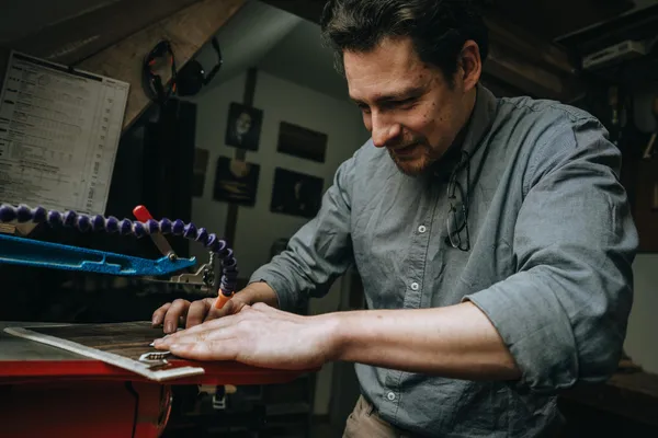 Initiez-vous à la marqueterie sur une journée avec Nicolas - Image n°3 - Wecandoo