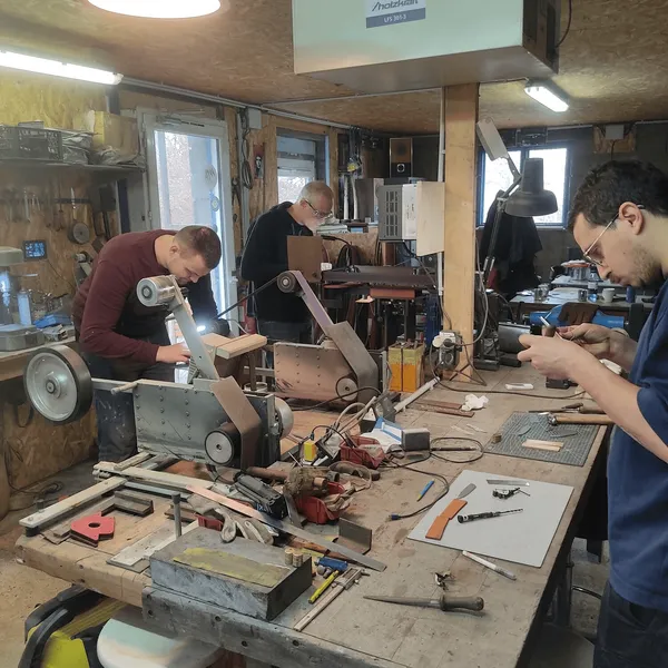 Fabriquez votre couteau à huîtres personnalisé avec Adrien - Image n°3 - Wecandoo