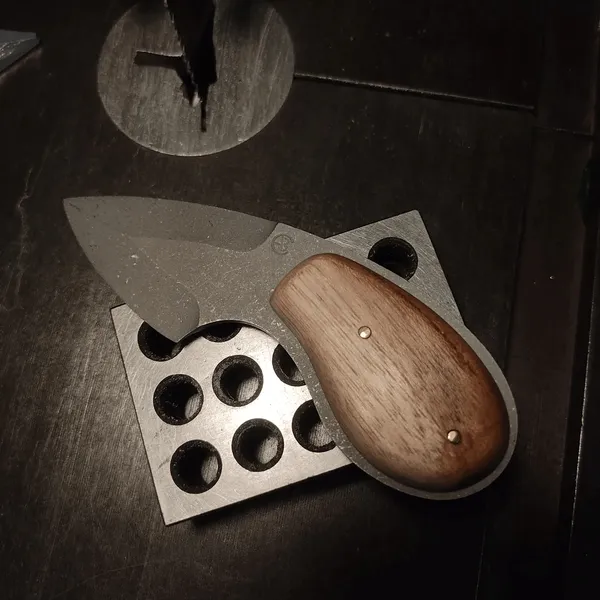 Fabriquez votre couteau à huîtres personnalisé avec Adrien - Image n°5 - Wecandoo