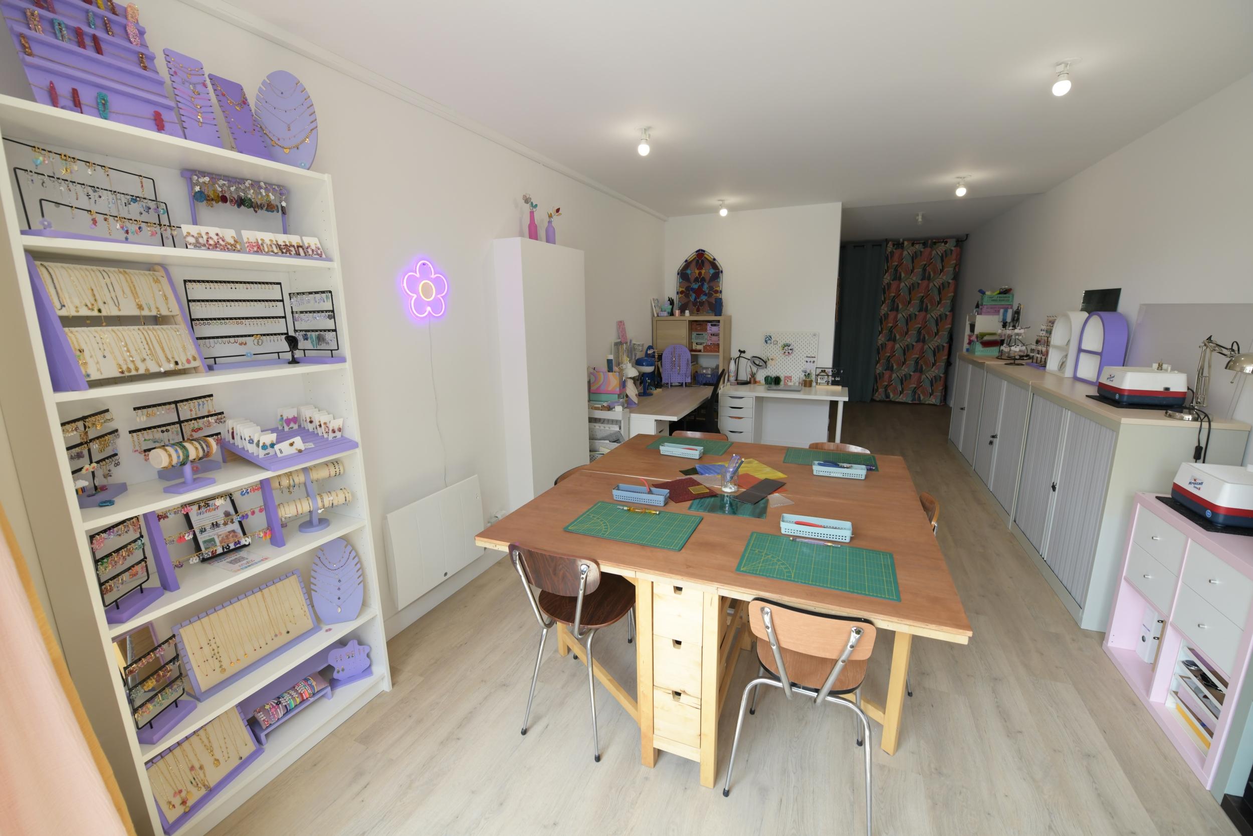 Wecandoo - Réalisez vos boucles d'oreilles en vitrail avec Aurélie - Image n°10
