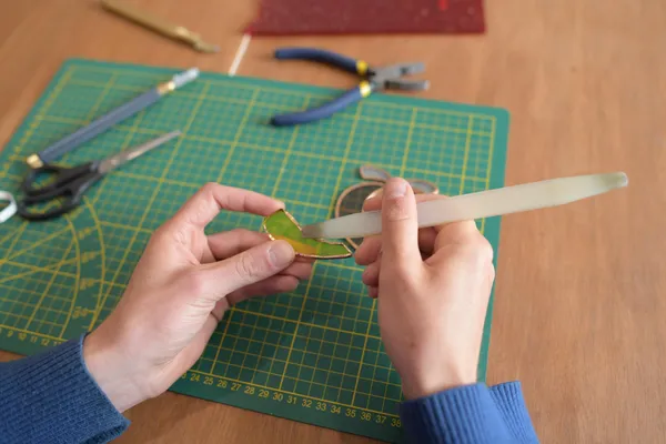 Initiez-vous au vitrail Tiffany avec Aurélie - Image n°4 - Wecandoo