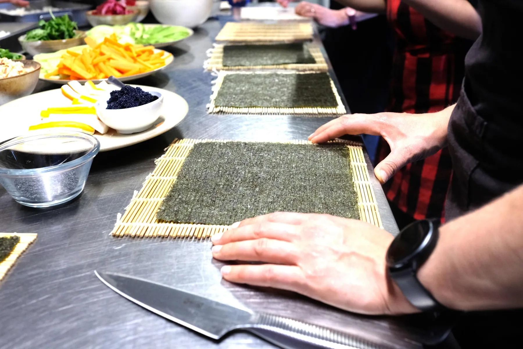 Learn the art of sushi with Miku and Sachiyo - Image n°2 - Wecandoo