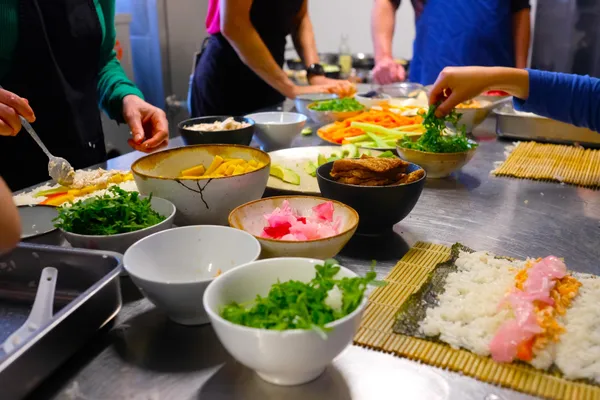 Initiez-vous à l’art du sushi avec Miku et Sachiyo - Image n°3 - Wecandoo