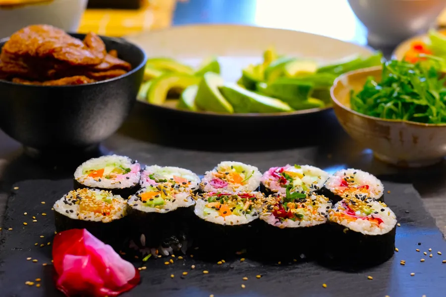 Initiez-vous à l’art du sushi avec Miku et Sachiyo - Image n°1 - Wecandoo