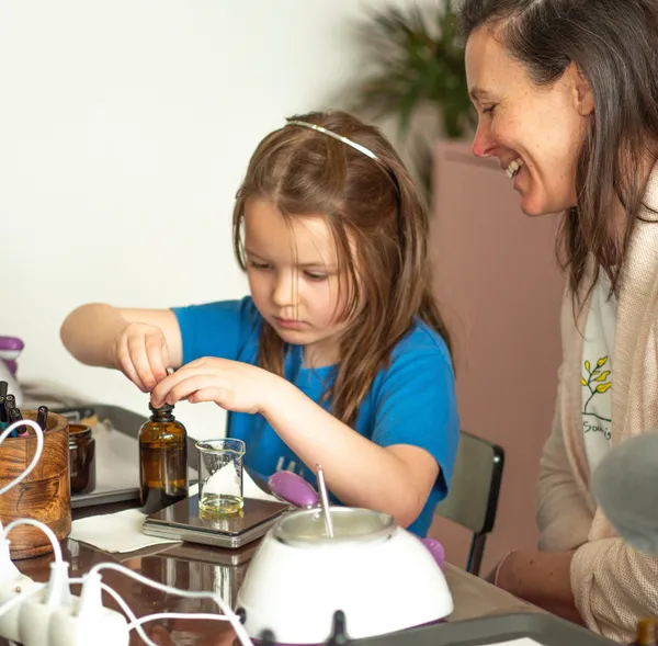 Découvrez la fabrication de bougies avec votre enfant accompagnés par Julie - Image n°2 - Wecandoo