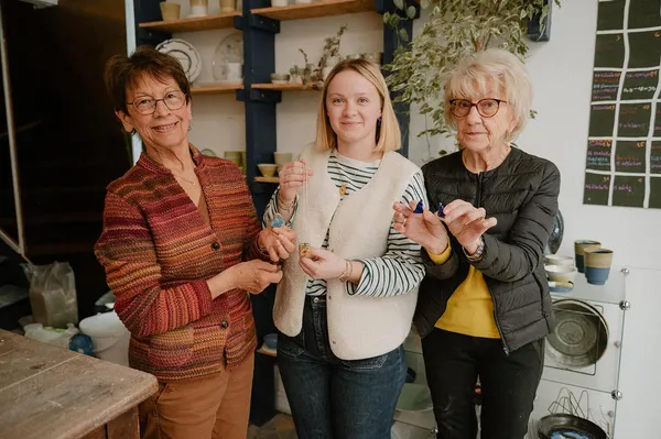 Découvrez l’émail sur cuivre avec Axelle et Lucile - Image n°5 - Wecandoo