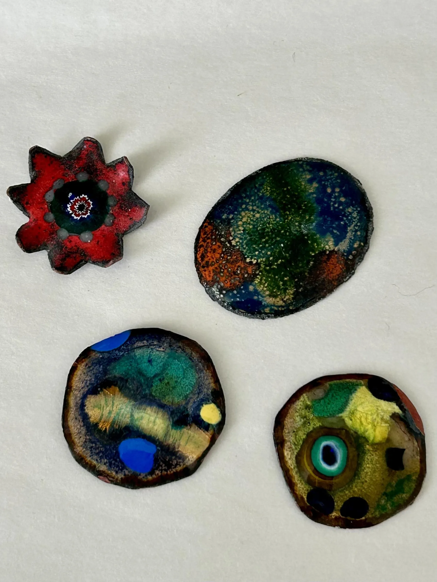 Découvrez l’émail sur cuivre avec Axelle et Lucile - Image n°1 - Wecandoo