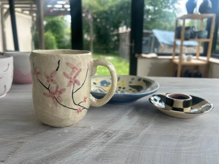 Initiez-vous à la peinture sur céramique avec Gwen - Image n°1 - Wecandoo