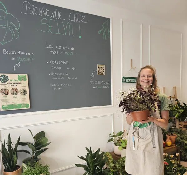 Initiez-vous à la peinture sur pot et rempotez votre plante en duo avec votre enfant, accompagnés par Roxane - Image n°4 - Wecandoo