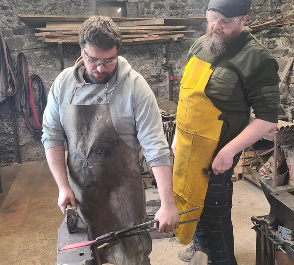 Réalisez votre décapsuleur à la forge avec Samuel - Afbeelding nr. 4 - Wecandoo