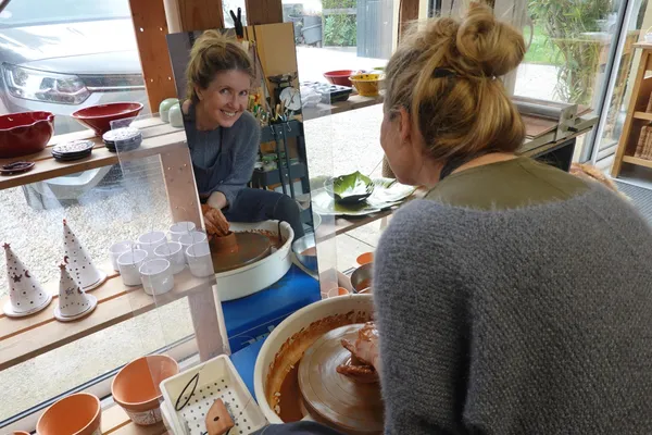 Initiez-vous au tour de potier avec Myriam - Afbeelding nr. 3 - Wecandoo