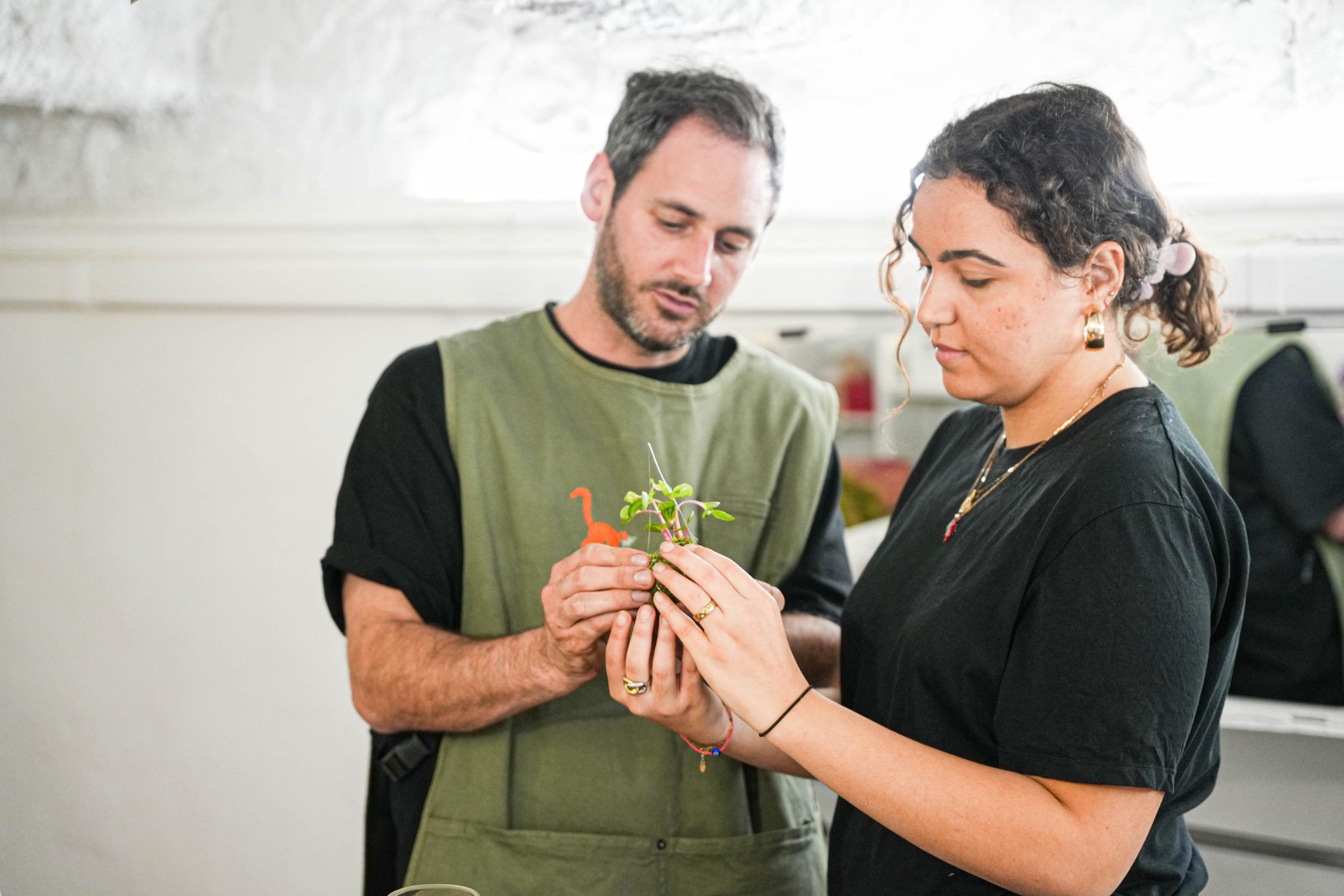 Wecandoo - Initiez-vous à l’art du kokedama avec Hugo - Image n°7
