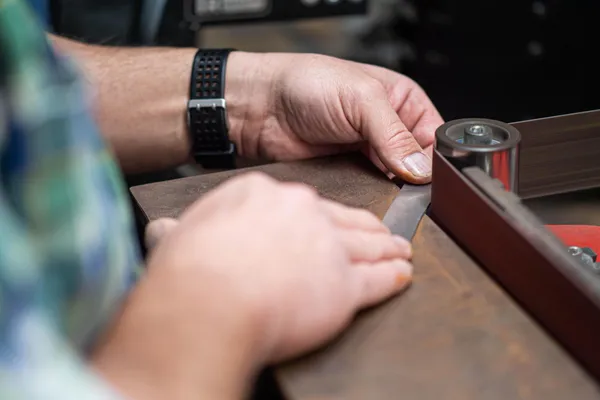 Fabriquez votre couteau pliant de A à Z sur une journée avec Ludovic - Image n°2 - Wecandoo