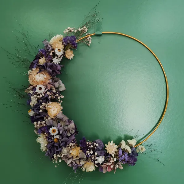 Créez votre couronne en fleurs séchées locales avec Laurence - Image n°2 - Wecandoo