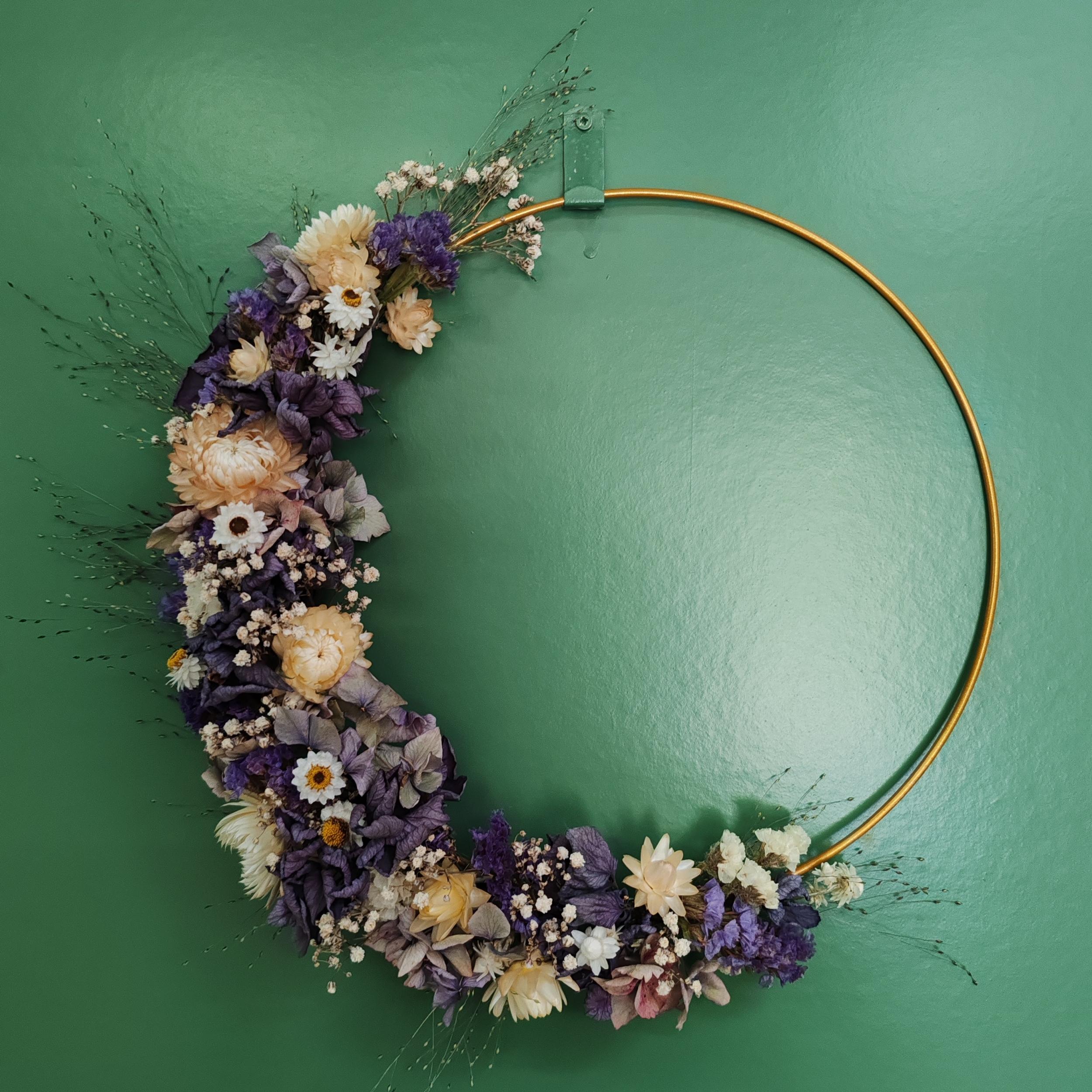 Créez votre couronne en fleurs séchées