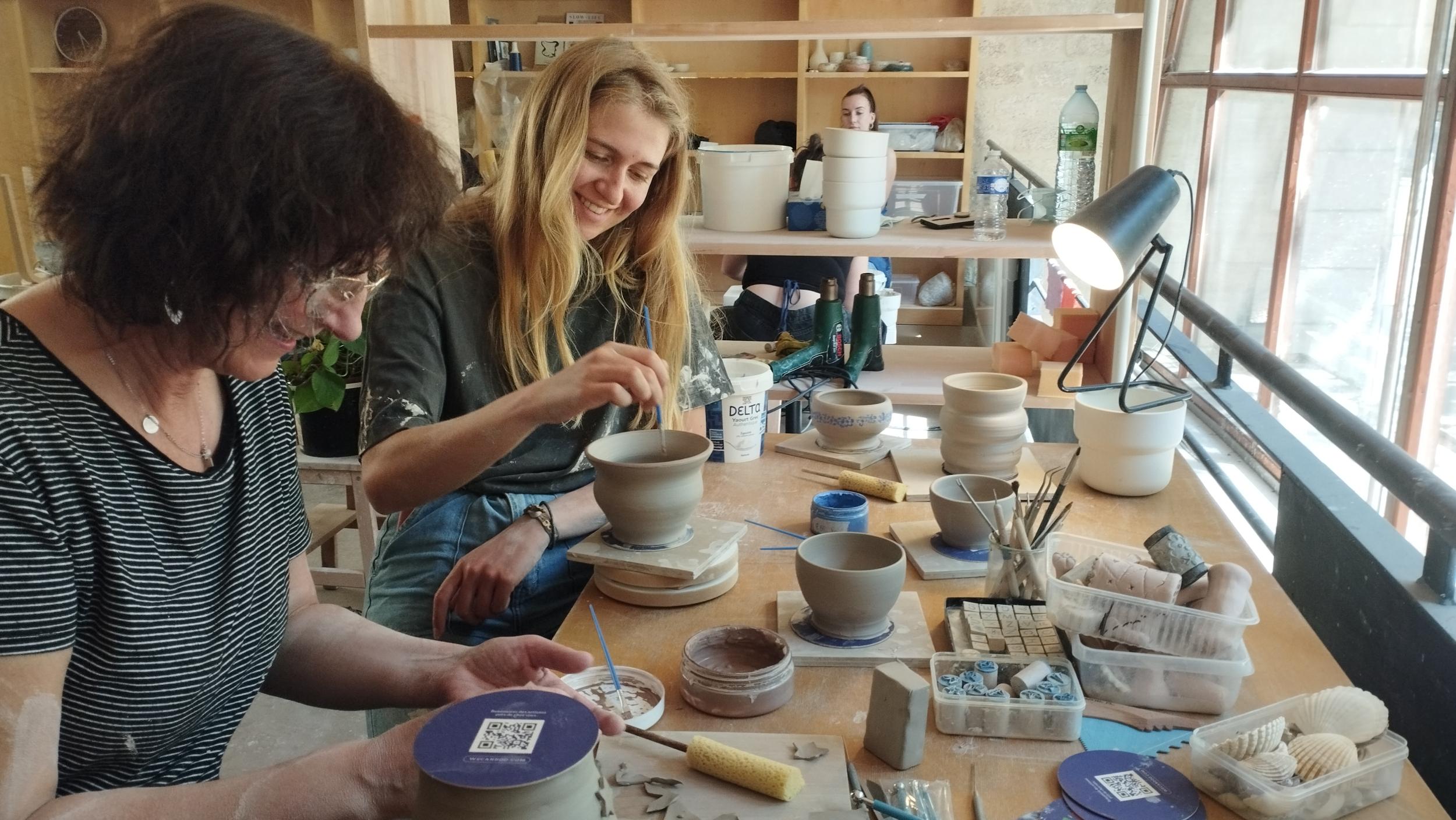 Wecandoo - Initiez-vous au tour de potier et à la décoration sur céramique sur une journée - Image n°1