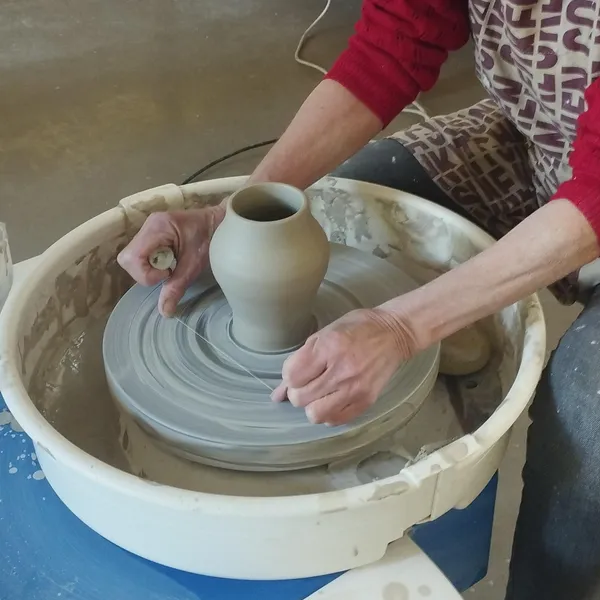 Découvrez le métier d'artisan-céramiste en 5 sessions - Image n°1 - Wecandoo