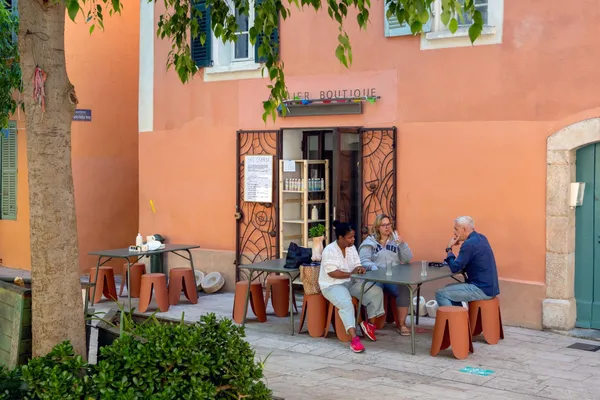 Décorez votre petite pièce en céramique avec Victor - Image n°4 - Wecandoo