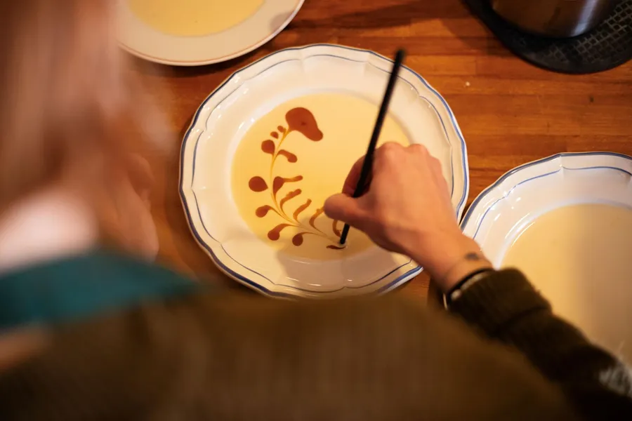 Réalisez un menu gastronomique complet dans un ancien atelier de canut avec Elliot - Image n°1 - Wecandoo