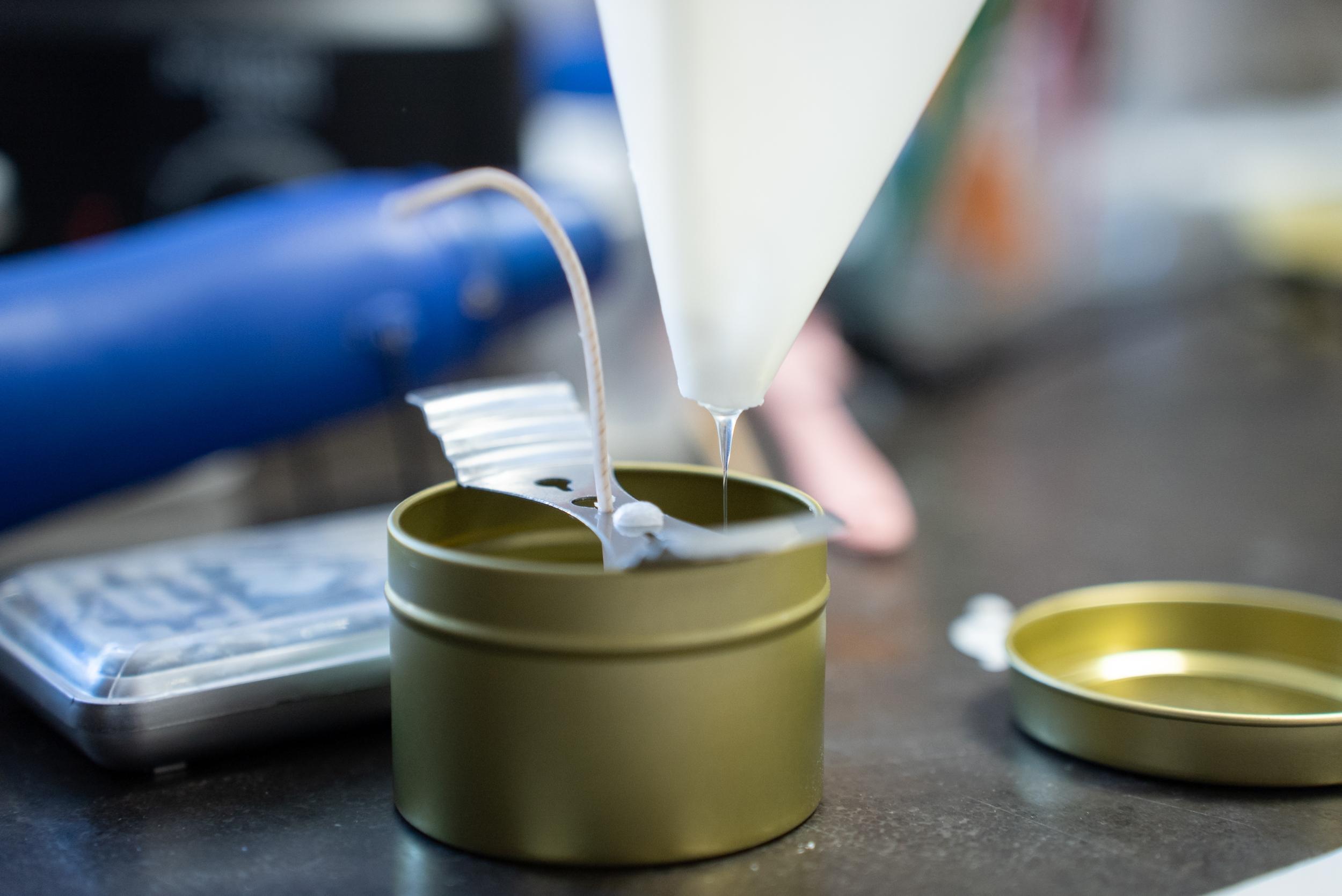 Wecandoo - Initiez-vous à la fabrication de bougies en profitant d'un apéritif avec Géraldine - Image n°7