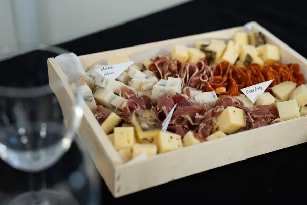 Apéritif créatif : Atelier bougie et dégustation de vin de Châteauneuf-du-Pape - Image n°4 - Wecandoo