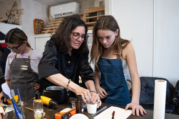 Apéritif créatif : Atelier bougie et dégustation de vin de Châteauneuf-du-Pape - Image n°2 - Wecandoo