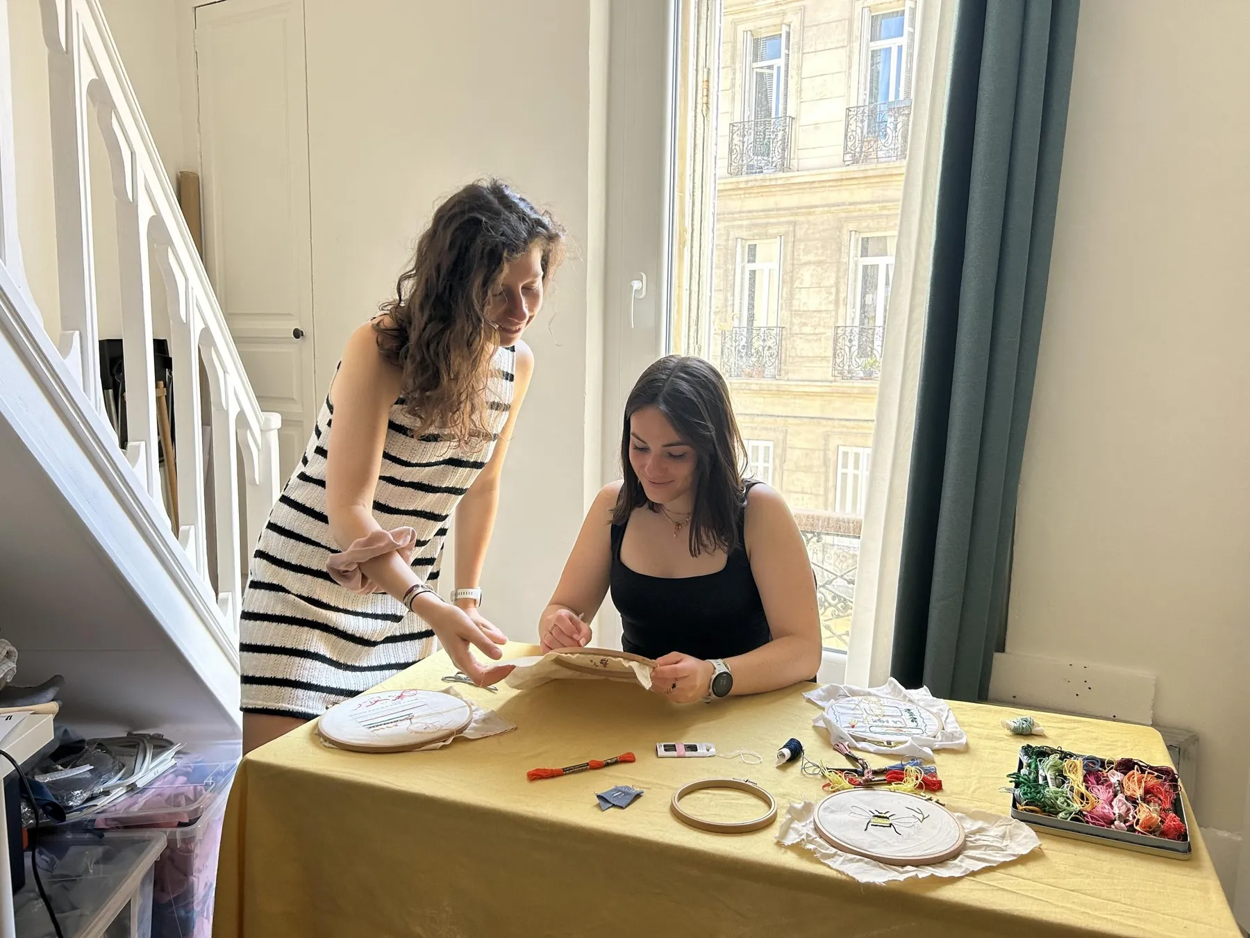 Apprenez à broder et personnaliser vos serviettes de table - Afbeelding nr. 3 - Wecandoo